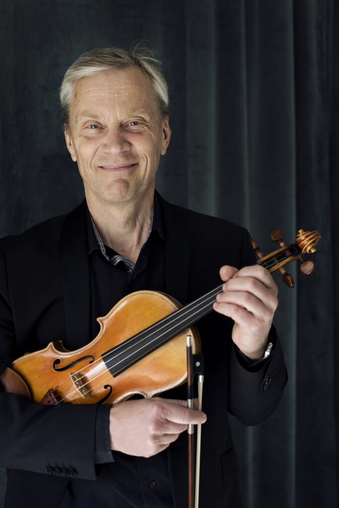 Henrik Gårsjö

Violin 